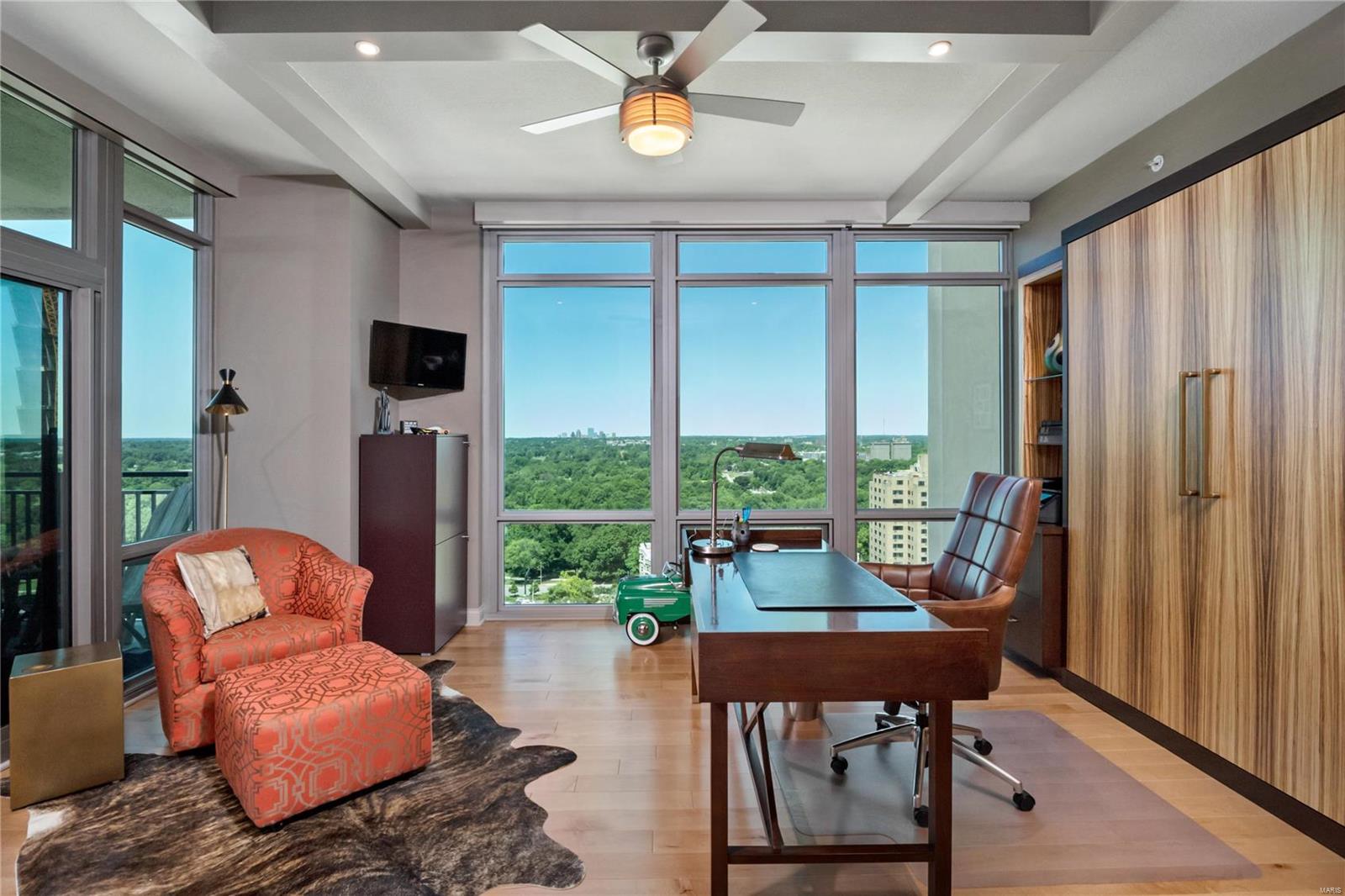 Park East Tower - Residential