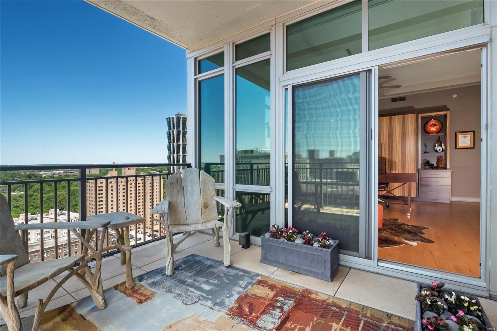 Park East Tower - Residential