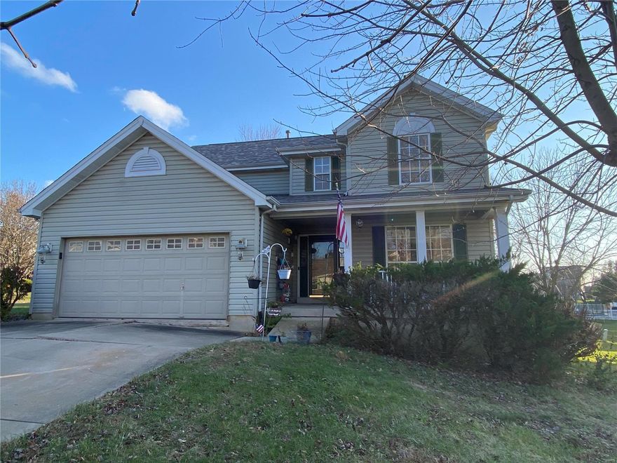 Investor Opportunity - Home is under contract. Walk out 2 story 4B/2.5BA in need of updates. Roof less than 1 yr, newer HVAC & Water Heater.