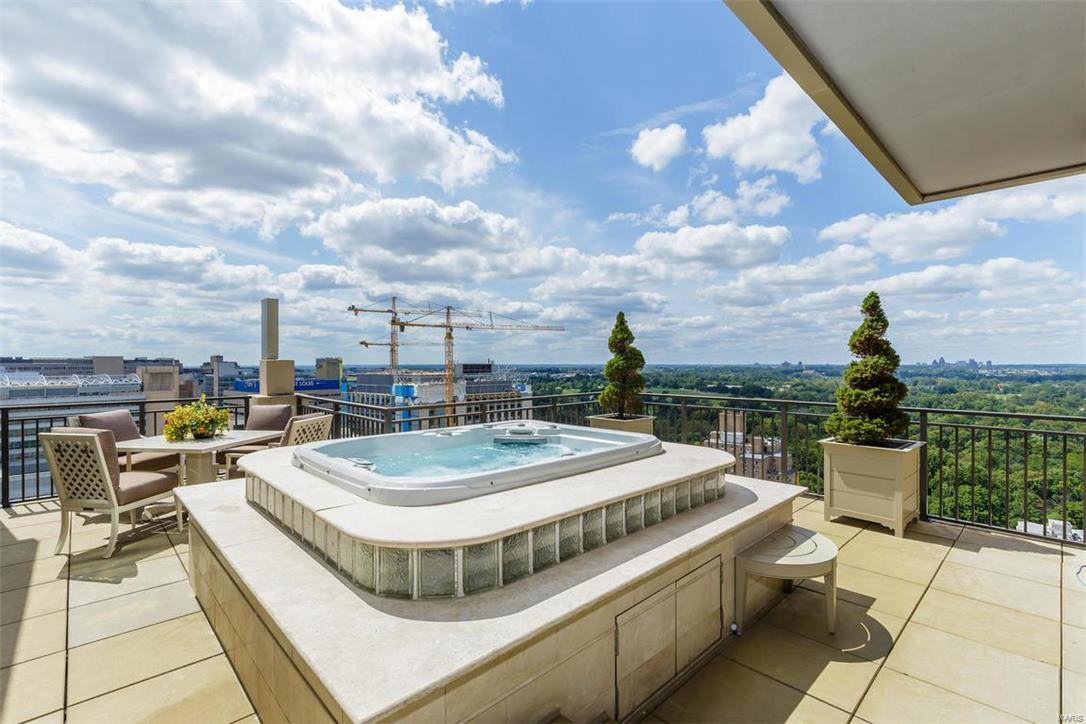 Park East Tower - Residential