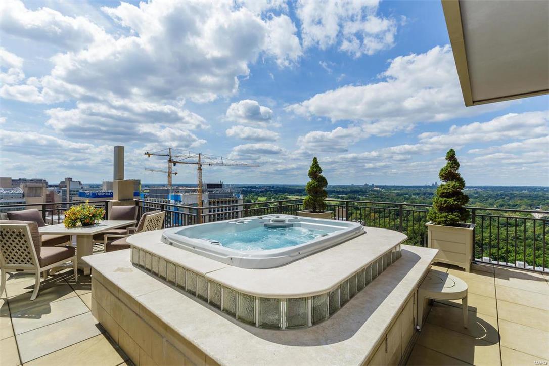 Park East Tower - Residential