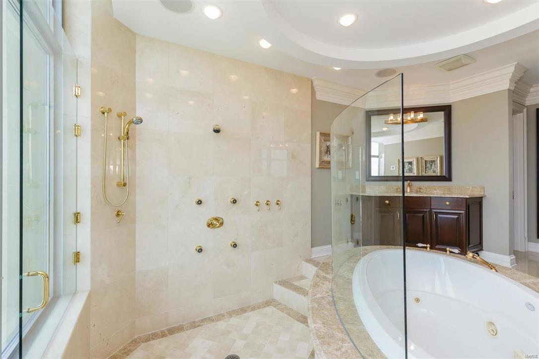 Park East Tower - Residential