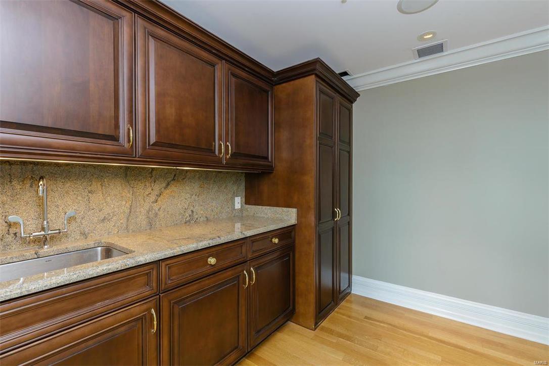 Park East Tower - Residential