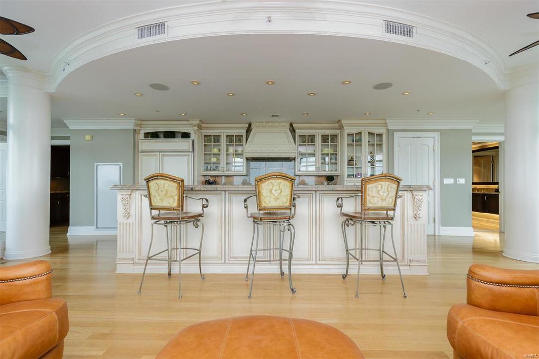 Park East Tower - Residential