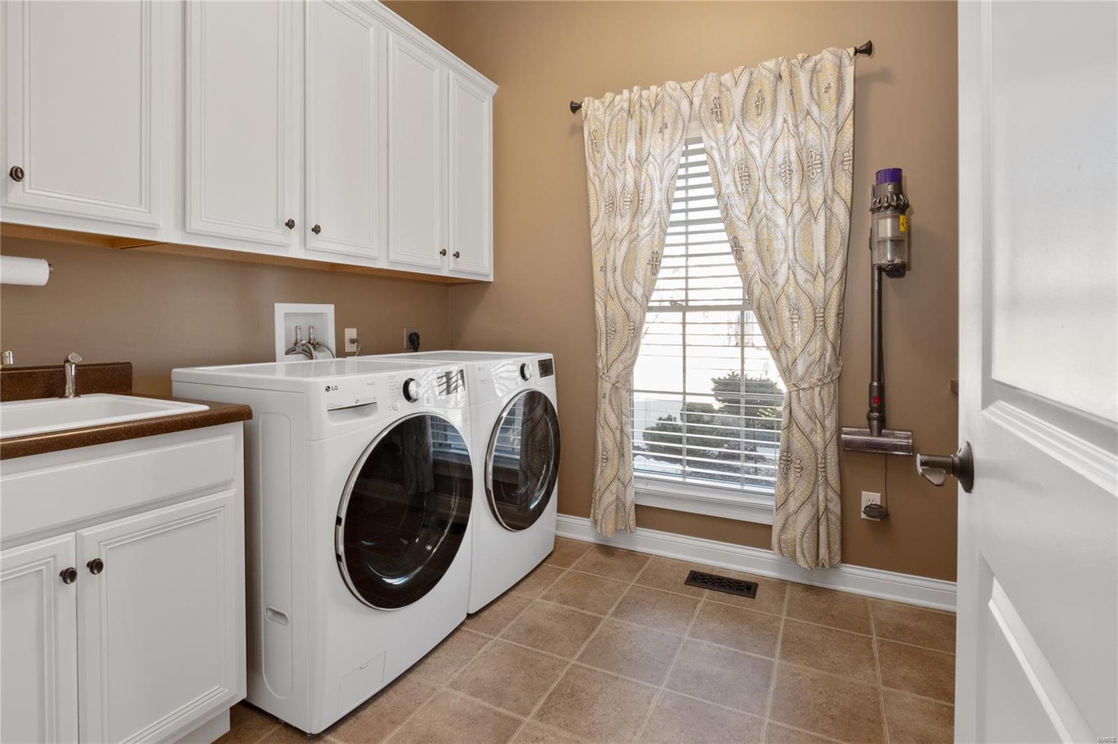 The Summit at Barathaven - Residential