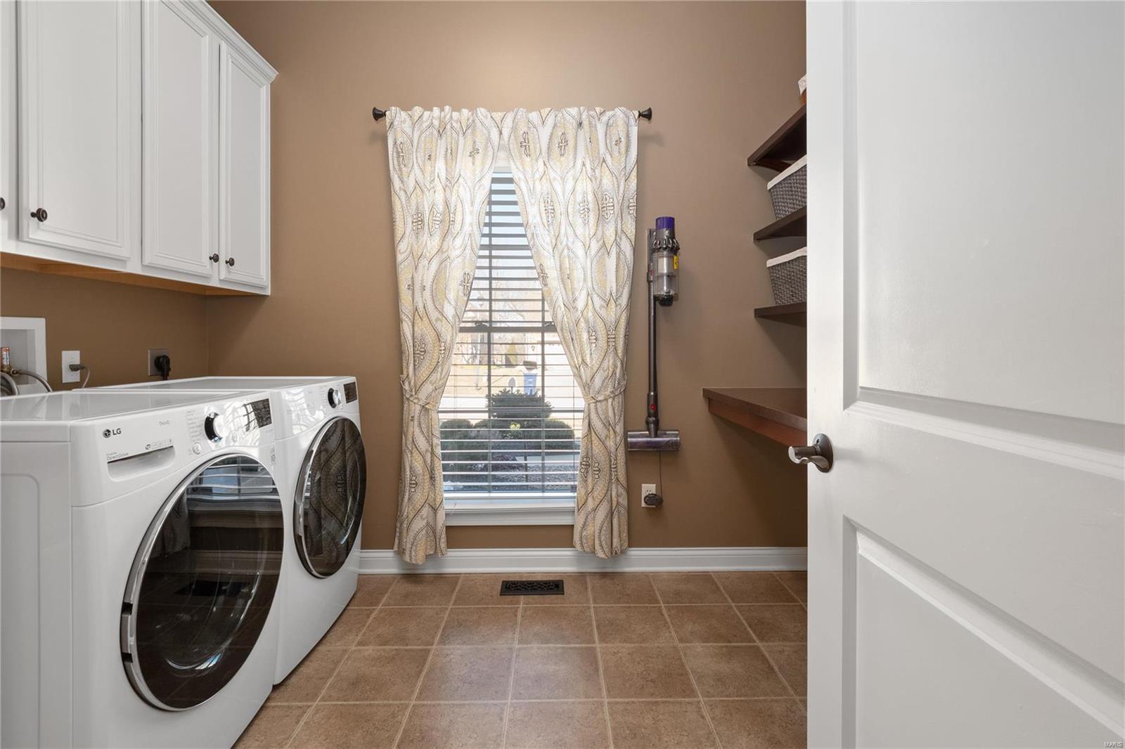 The Summit at Barathaven - Residential