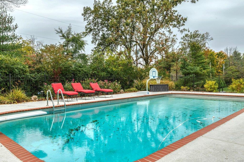 Town & Country Manor Add 1 - Residential