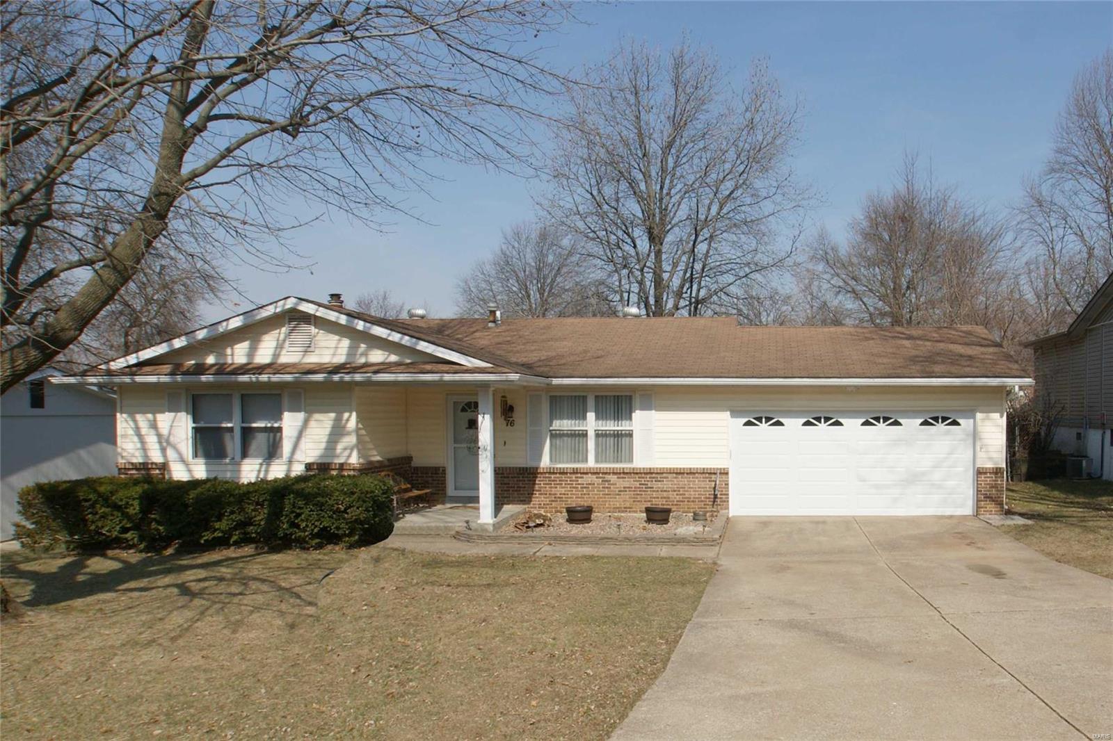 Country Hill Manor - Residential