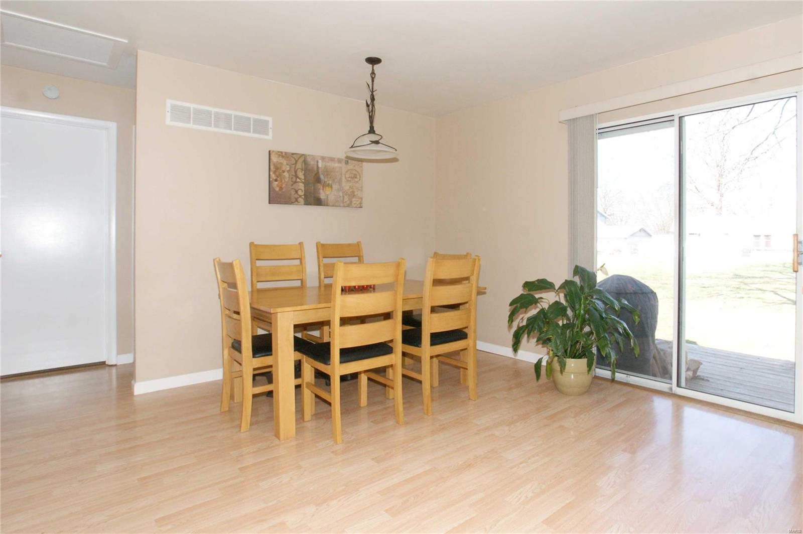 Country Hill Manor - Residential