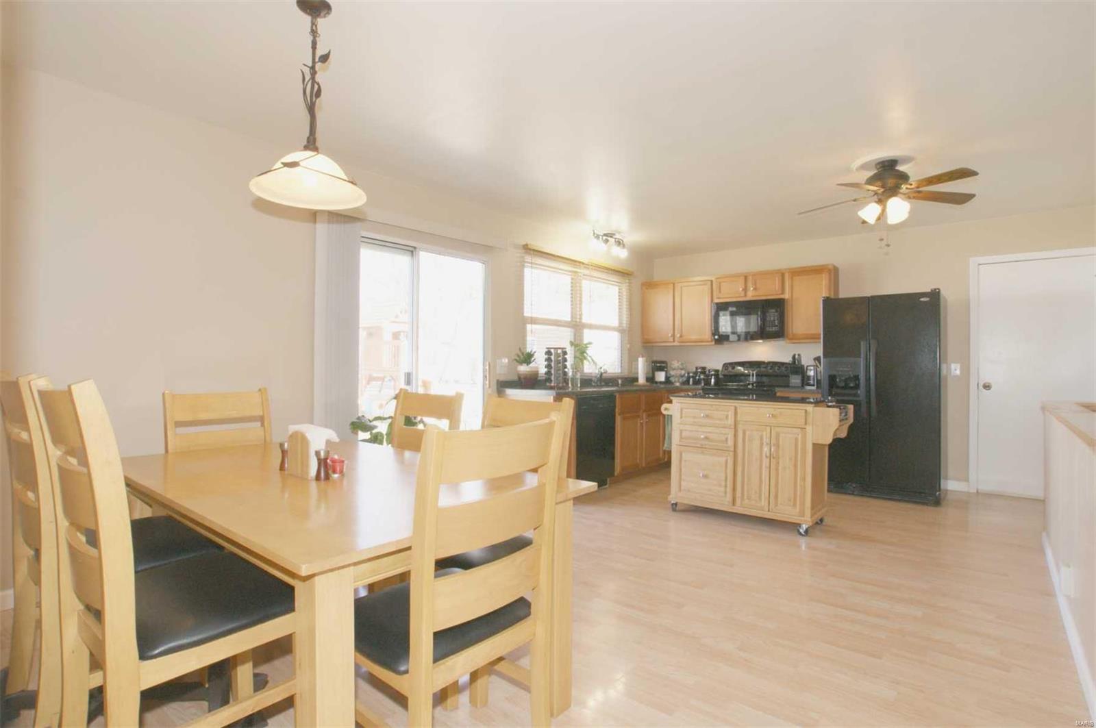 Country Hill Manor - Residential