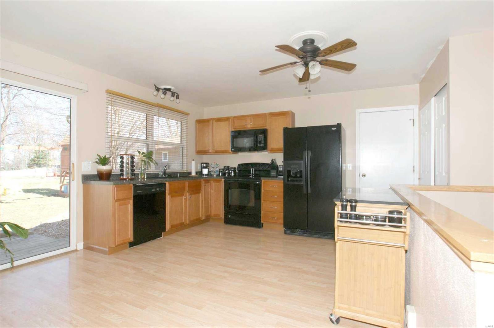 Country Hill Manor - Residential