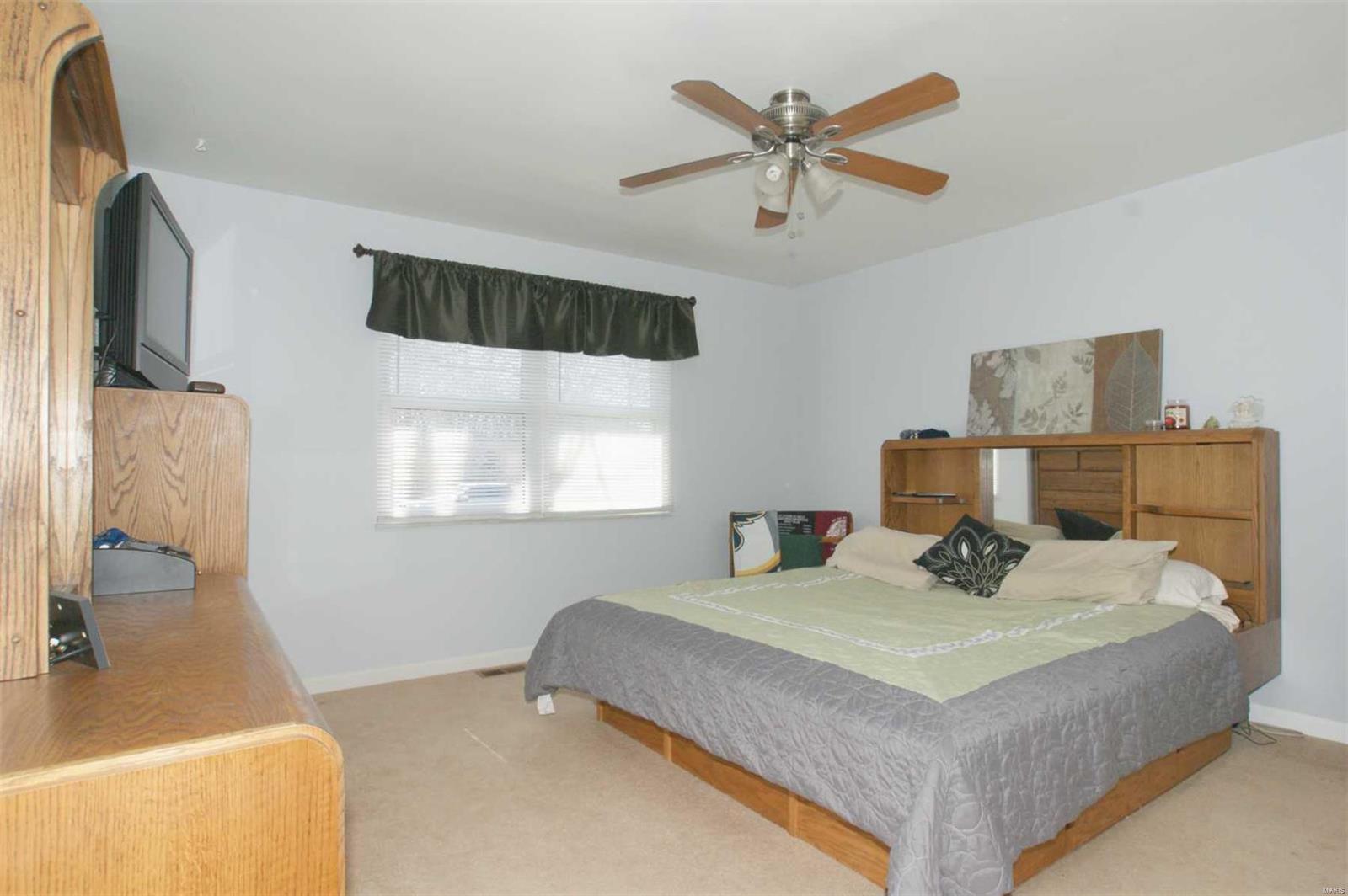 Country Hill Manor - Residential