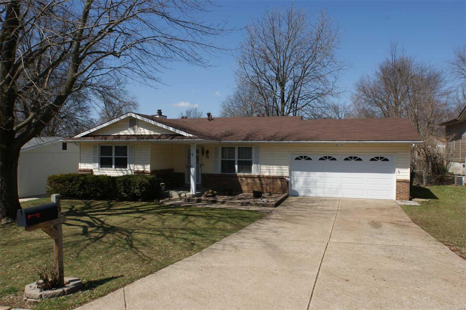 Country Hill Manor - Residential