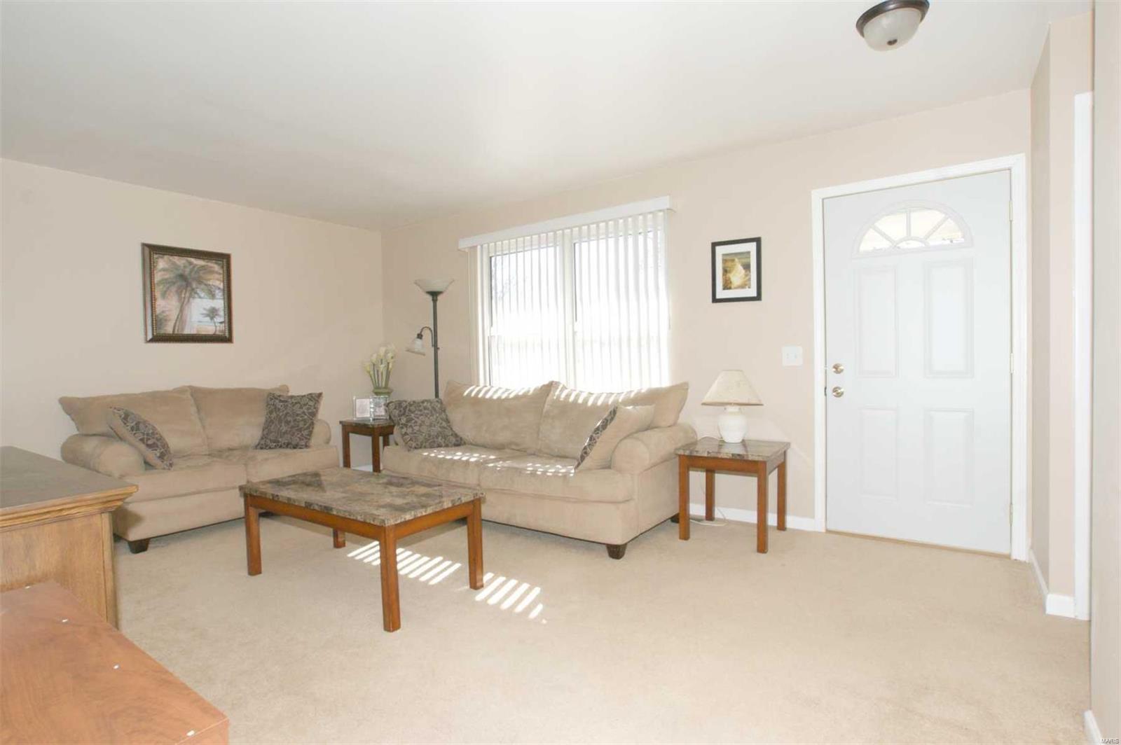 Country Hill Manor - Residential