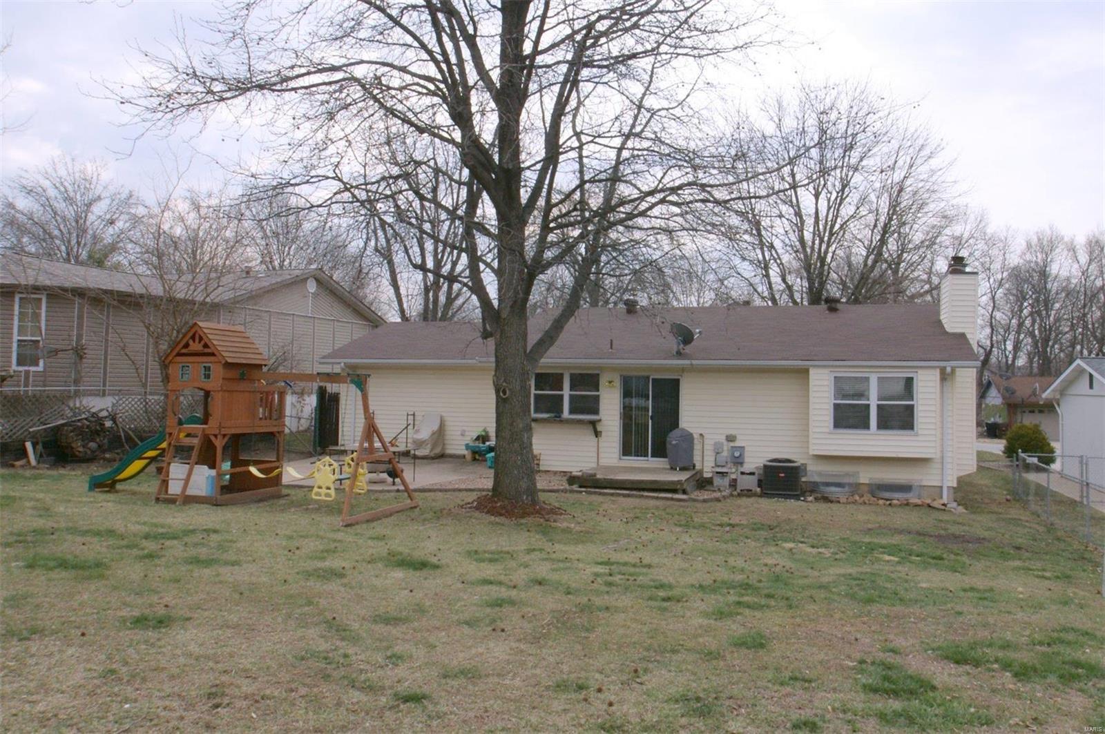 Country Hill Manor - Residential