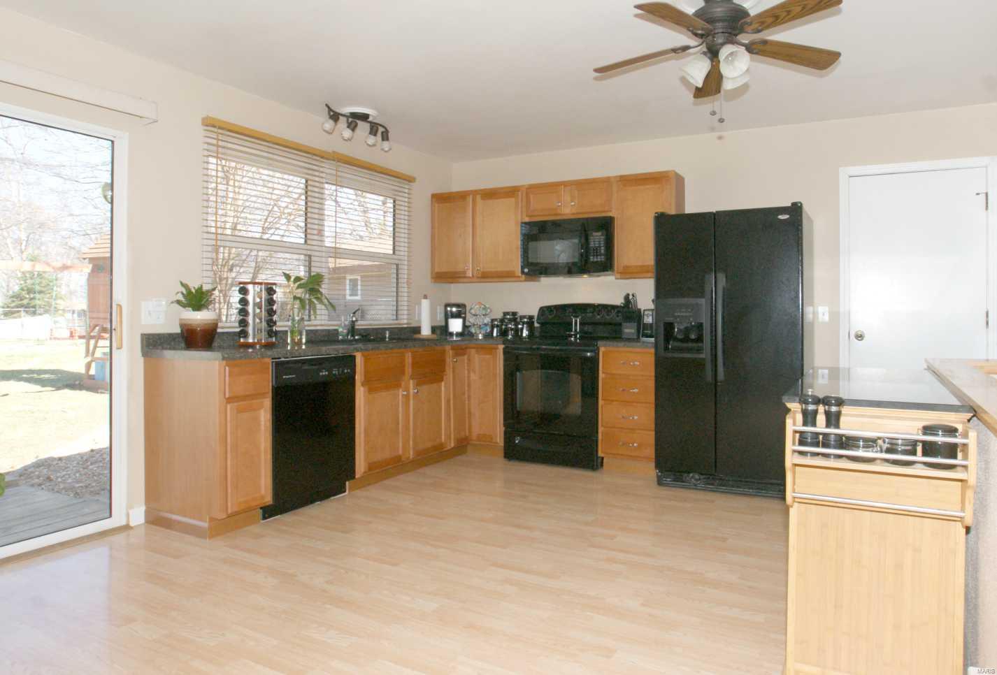 Country Hill Manor - Residential