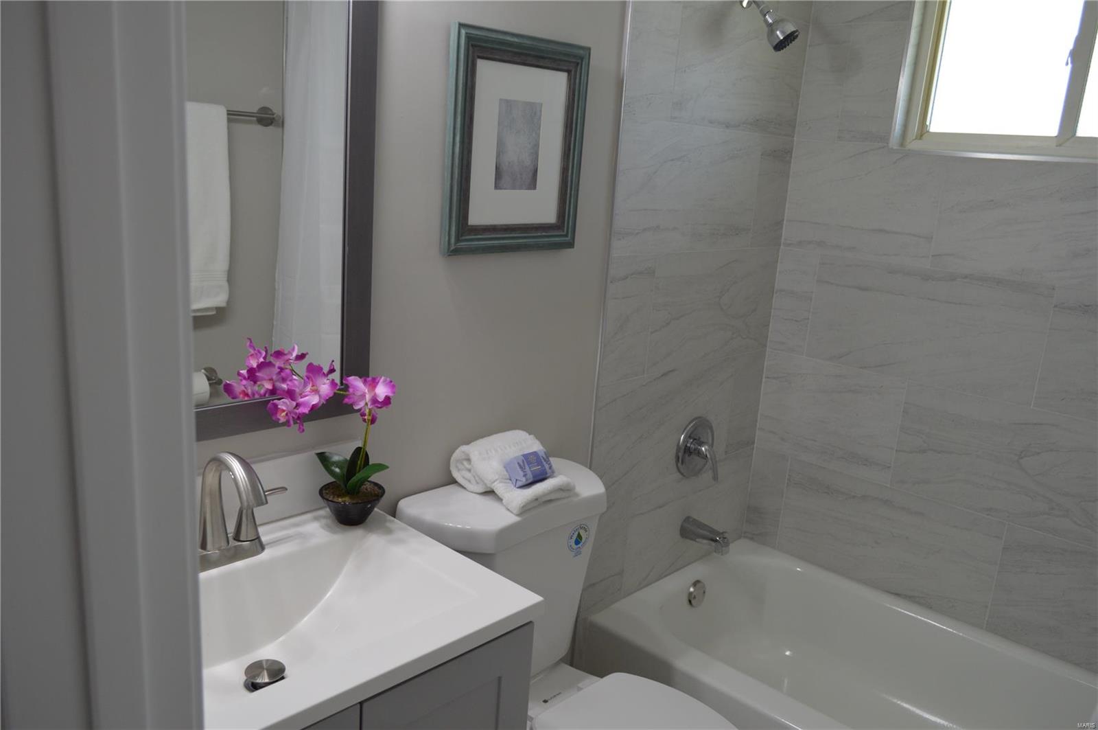 St Louis, Missouri 63137, United States, 4 Bedrooms Bedrooms, ,1 BathroomBathrooms,Residential,Pending,105664