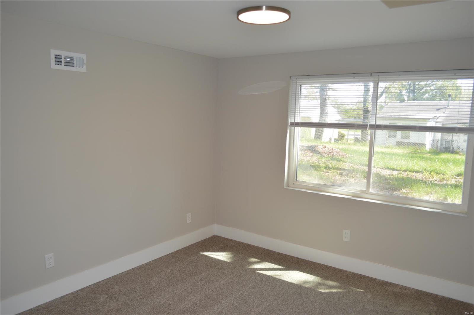 St Louis, Missouri 63137, United States, 4 Bedrooms Bedrooms, ,1 BathroomBathrooms,Residential,Pending,105664