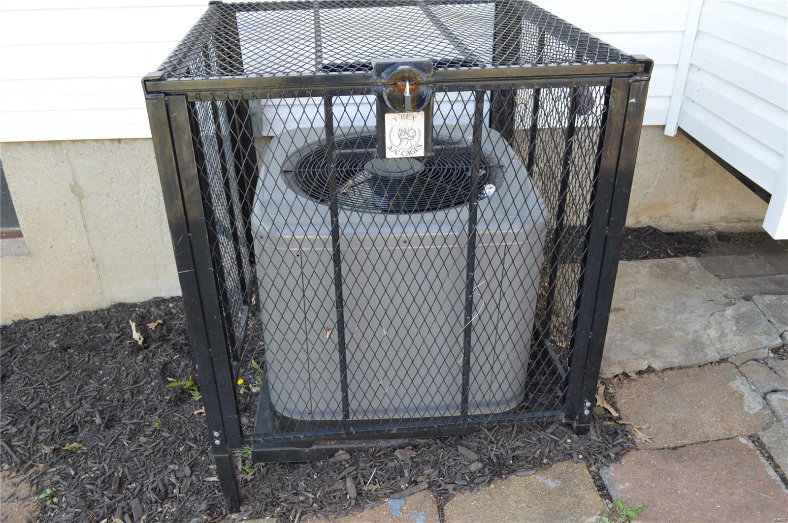 St Louis, Missouri 63137, United States, 4 Bedrooms Bedrooms, ,1 BathroomBathrooms,Residential,Pending,105664