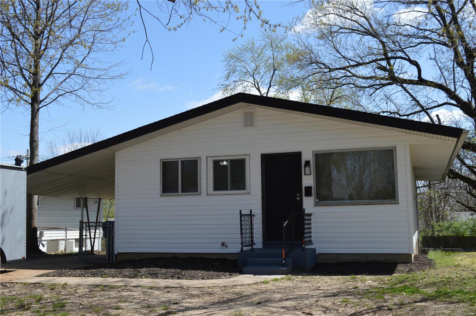 St Louis, Missouri 63137, United States, 4 Bedrooms Bedrooms, ,1 BathroomBathrooms,Residential,Pending,105664