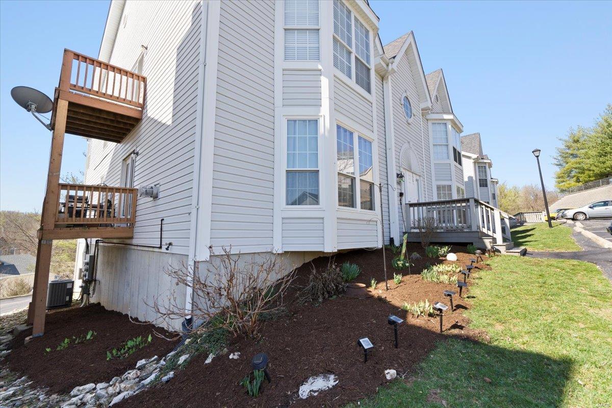 Ballwin, Missouri 63021, United States, 2 Bedrooms Bedrooms, ,2 BathroomsBathrooms,Residential,Pending,92584