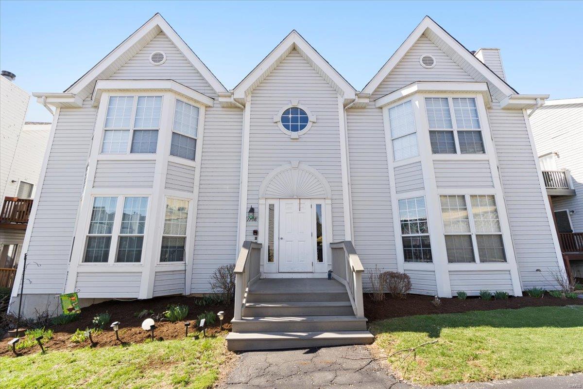 Ballwin, Missouri 63021, United States, 2 Bedrooms Bedrooms, ,2 BathroomsBathrooms,Residential,Pending,92584