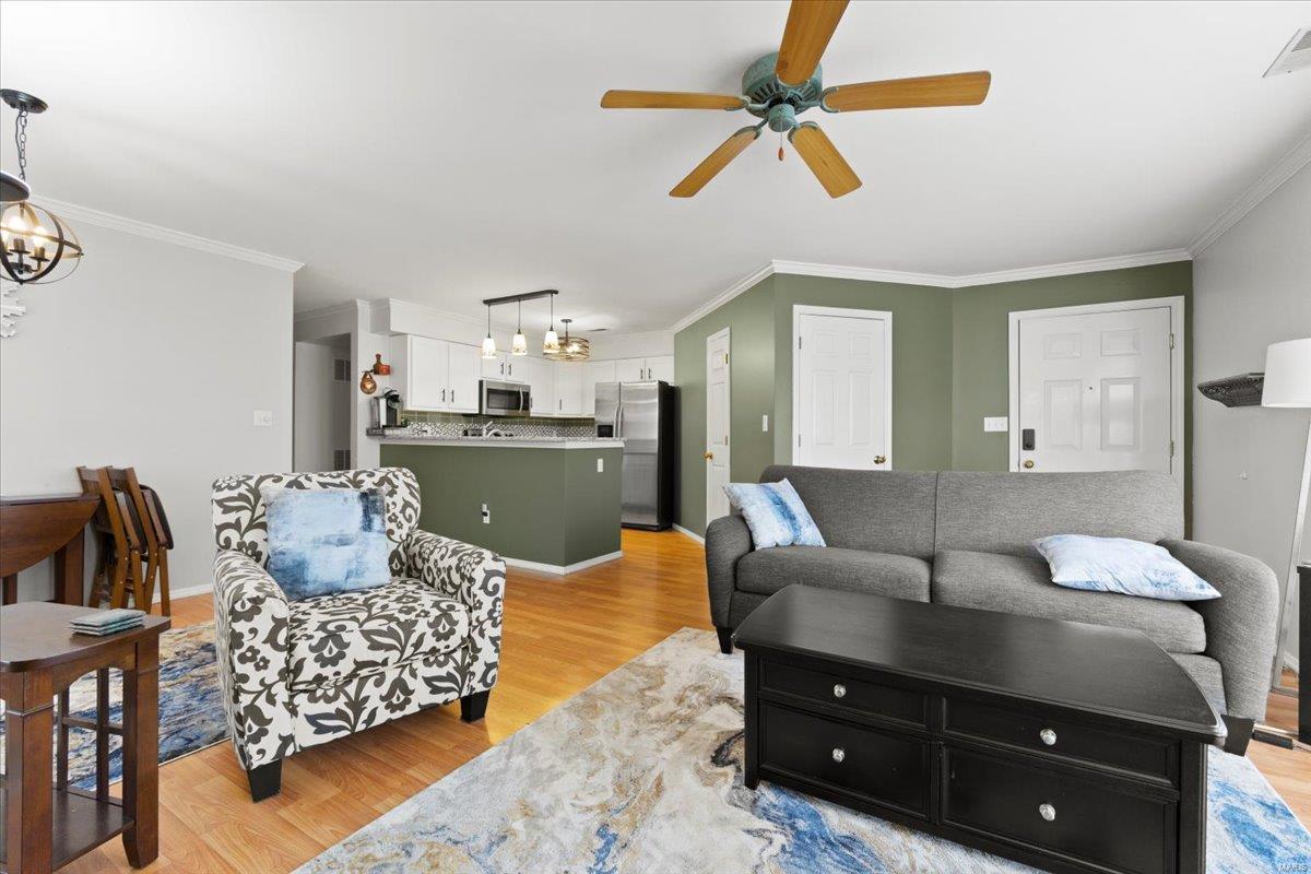 Ballwin, Missouri 63021, United States, 2 Bedrooms Bedrooms, ,2 BathroomsBathrooms,Residential,Pending,92584