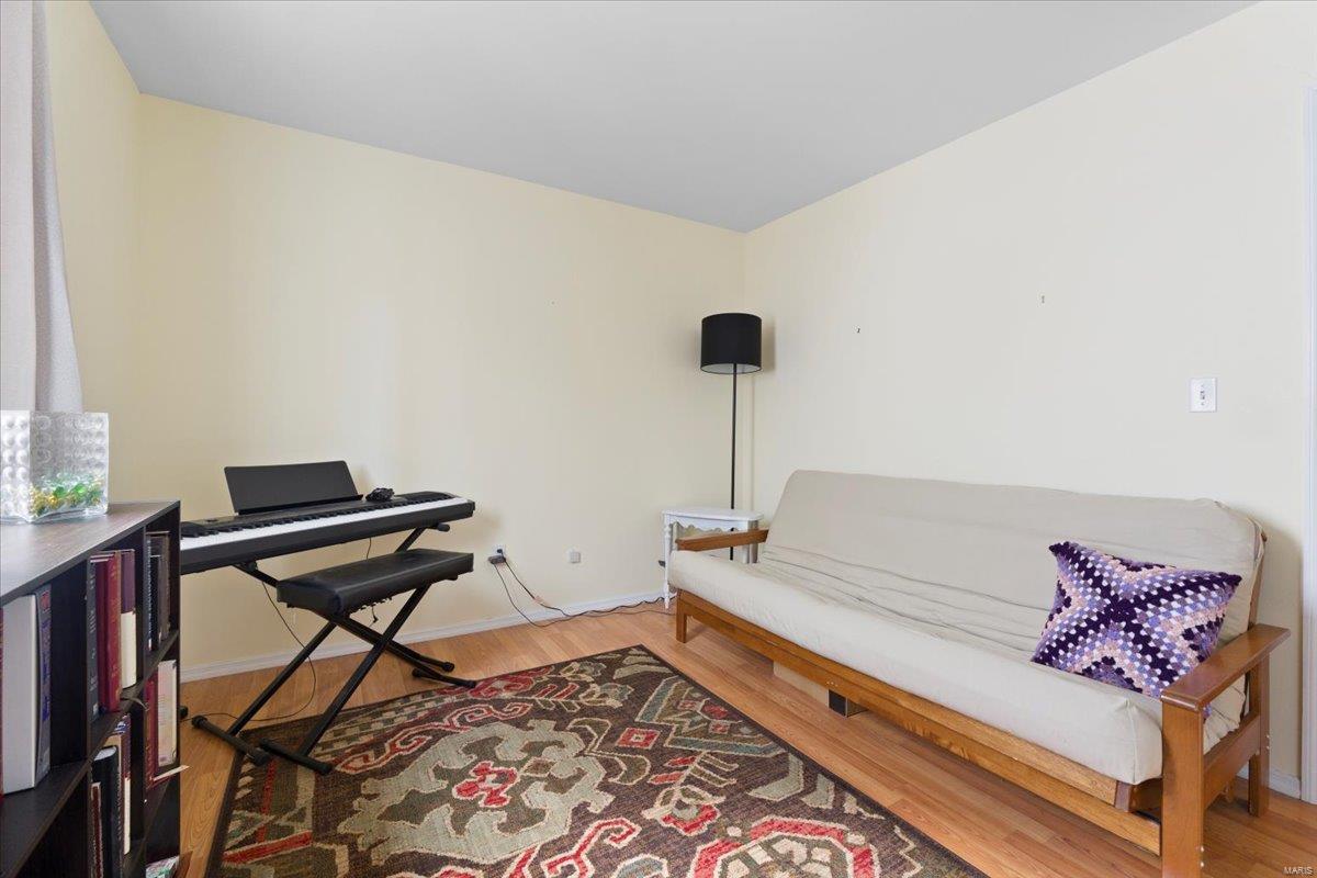 Ballwin, Missouri 63021, United States, 2 Bedrooms Bedrooms, ,2 BathroomsBathrooms,Residential,Pending,92584