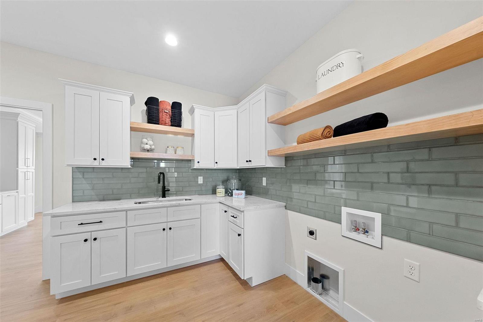 SHELTON ESTATES - Residential