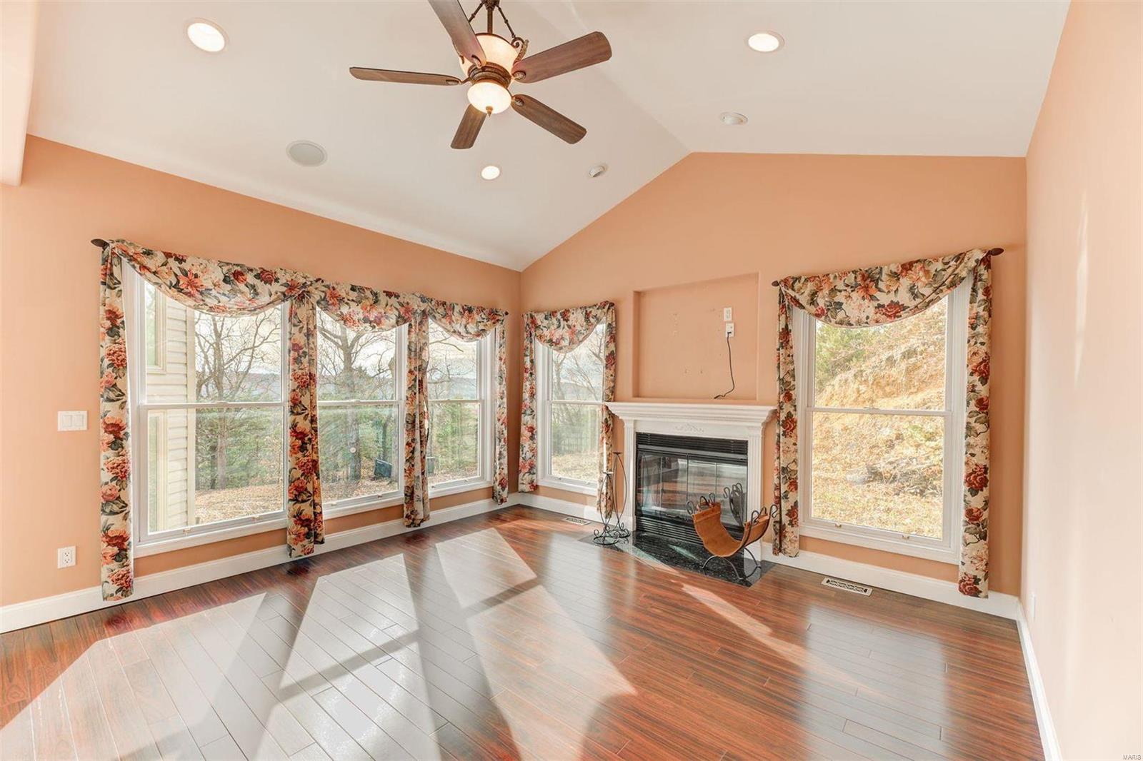 Deer Run Estates Lt 9 & Courtois Tr - Residential