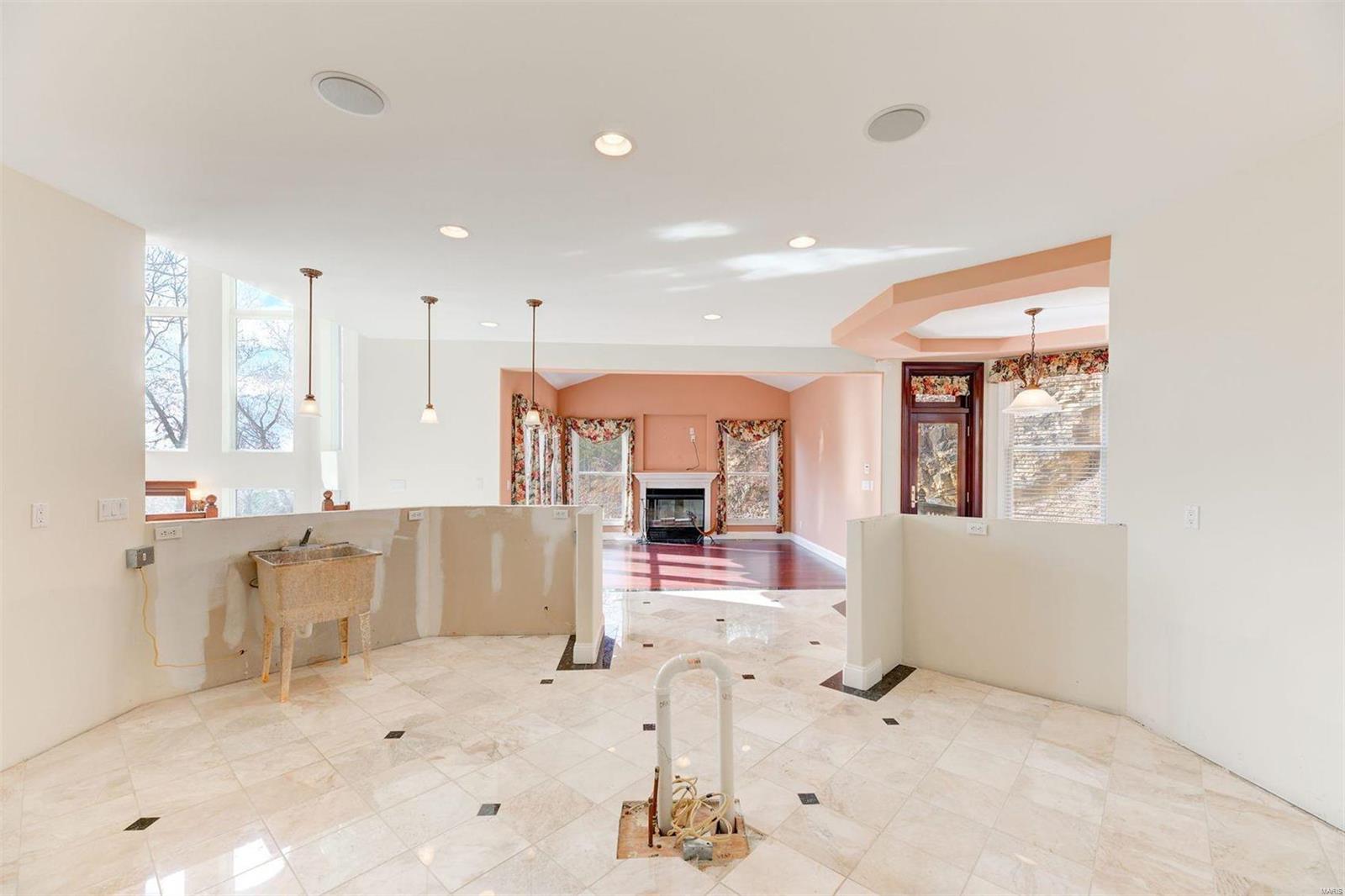 Deer Run Estates Lt 9 & Courtois Tr - Residential