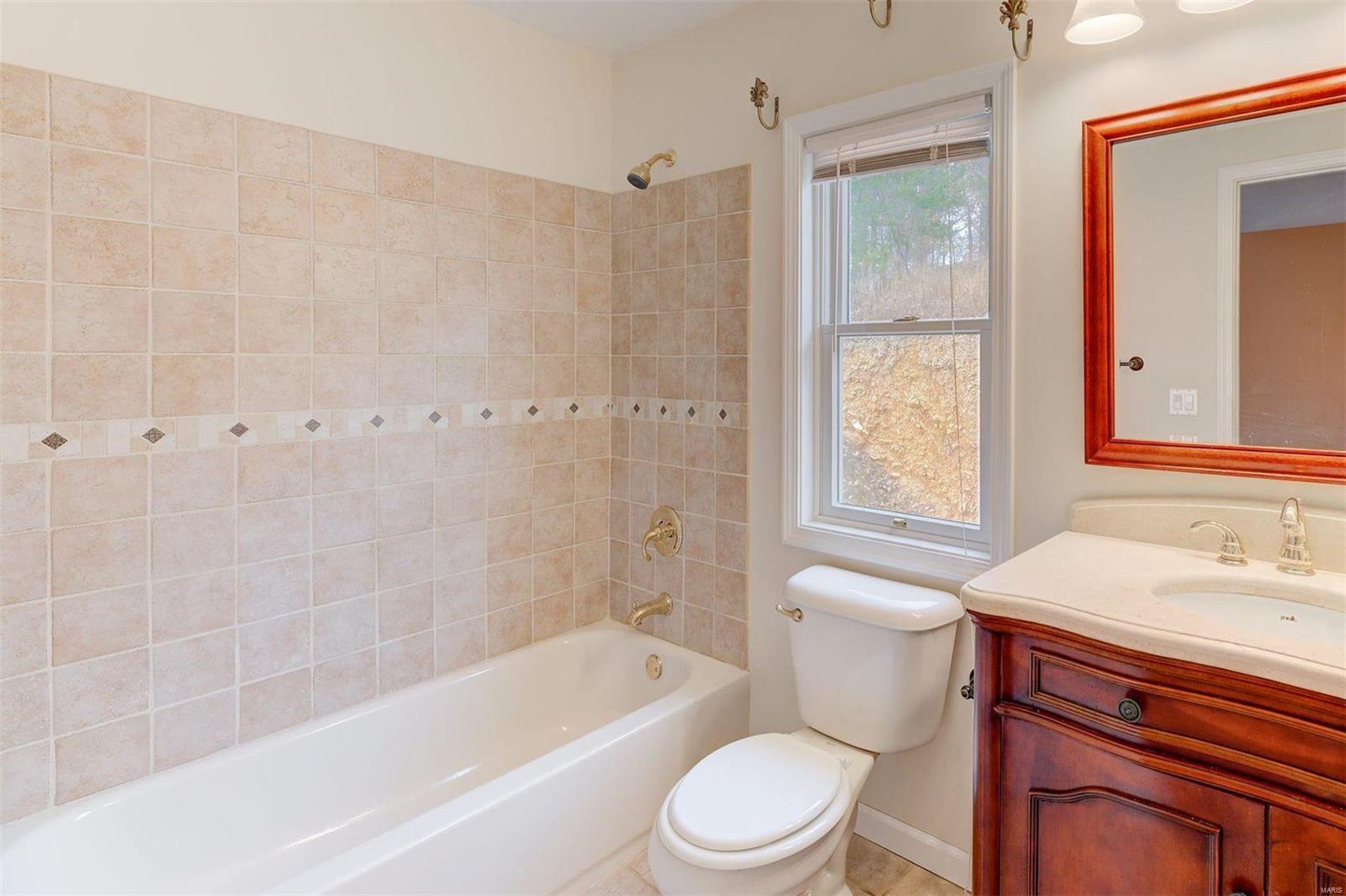 Deer Run Estates Lt 9 & Courtois Tr - Residential