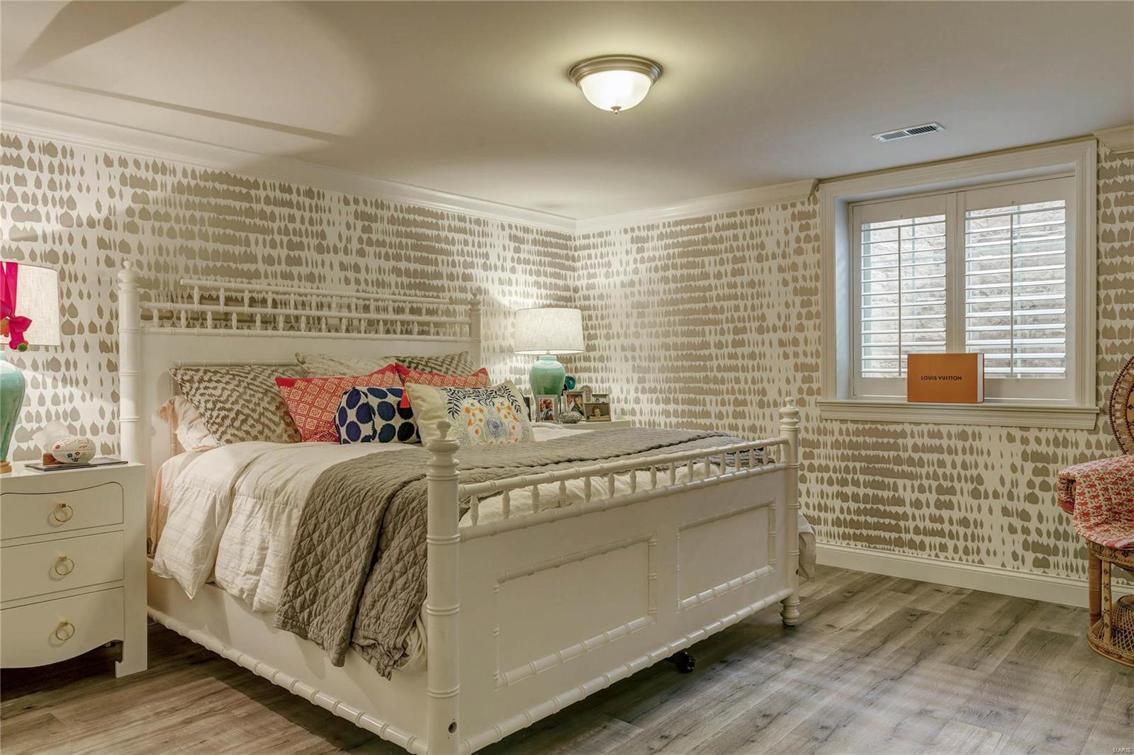 The Woods Of Ladue - Residential