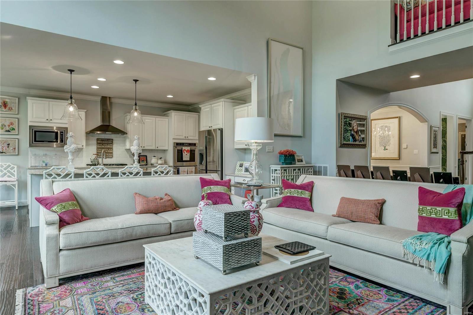 The Woods Of Ladue - Residential