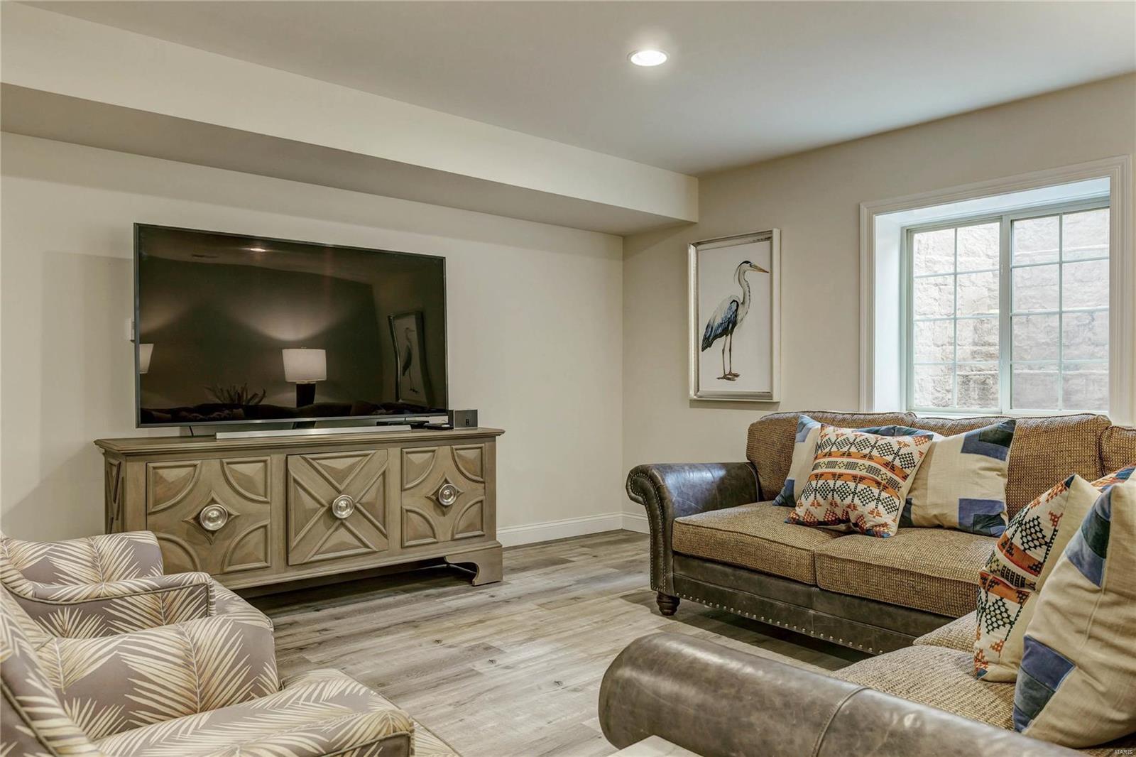 The Woods Of Ladue - Residential