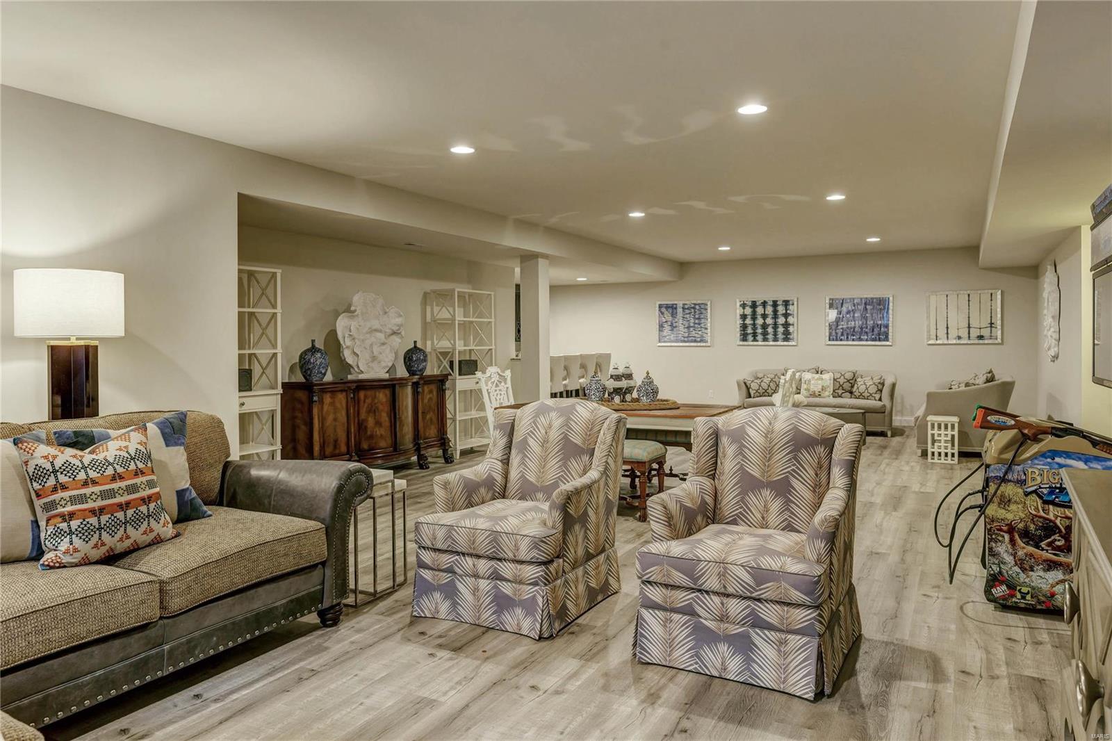 The Woods Of Ladue - Residential