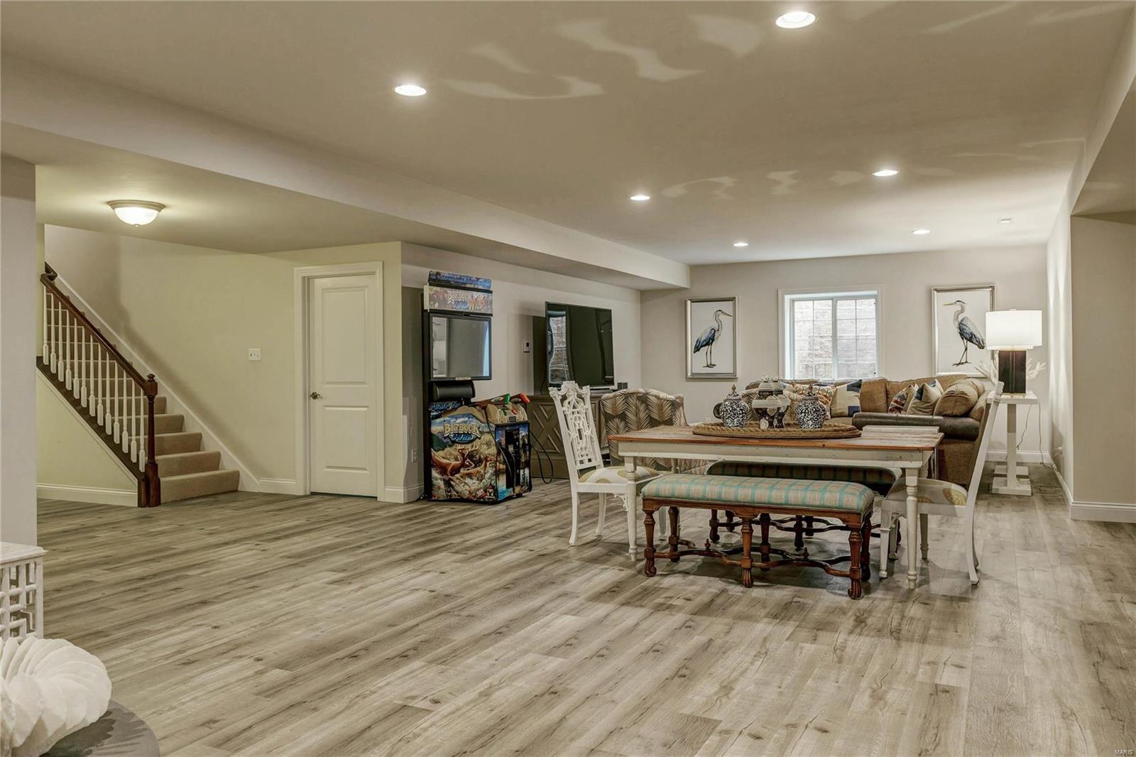 The Woods Of Ladue - Residential