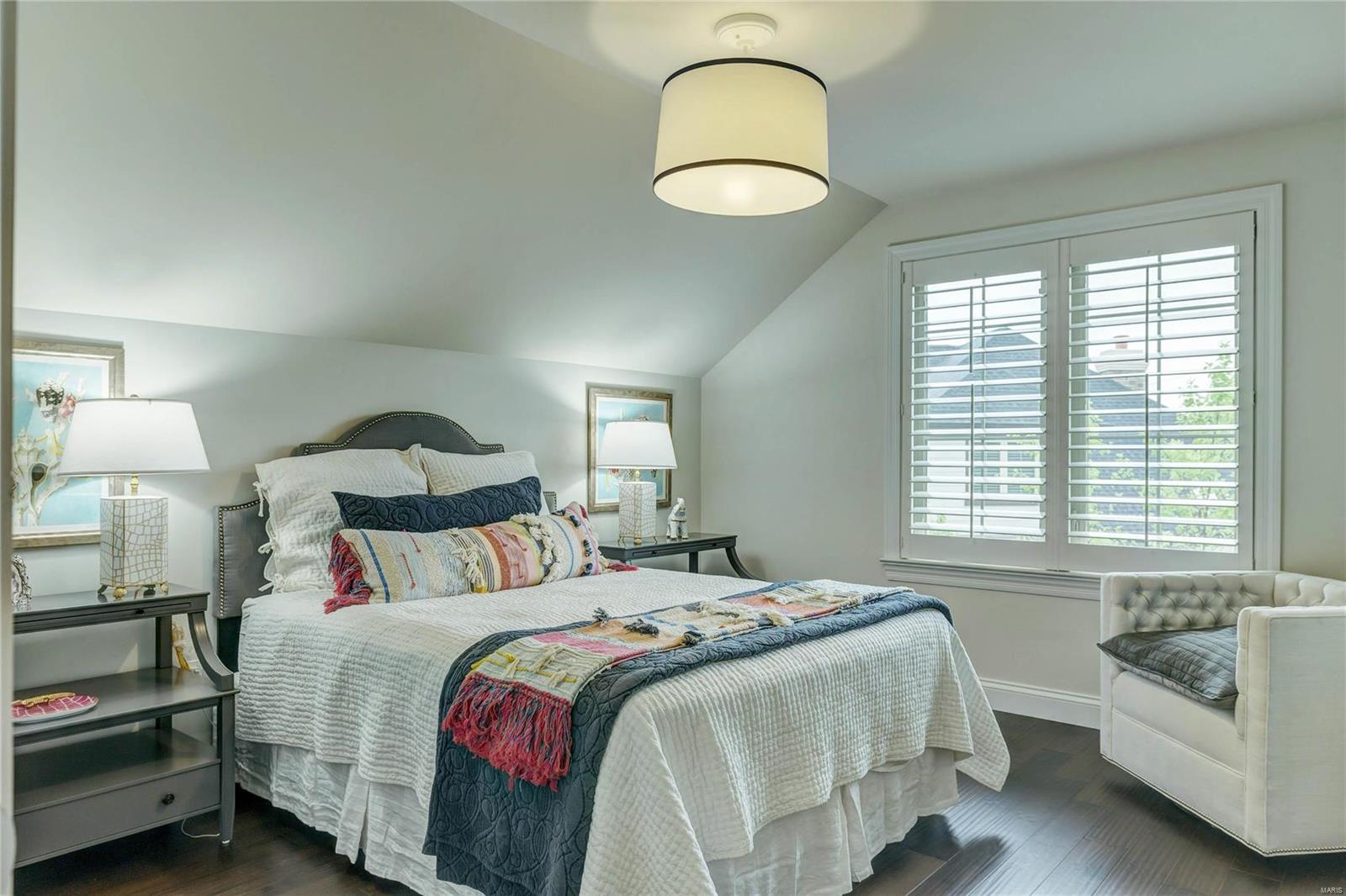 The Woods Of Ladue - Residential