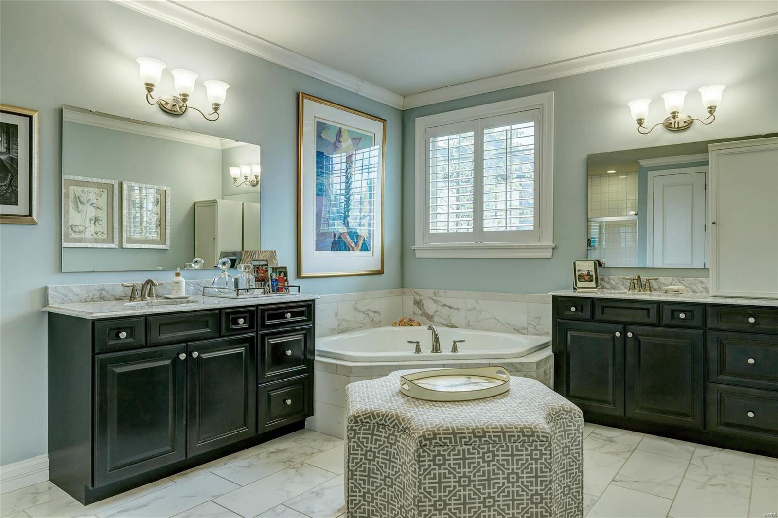 The Woods Of Ladue - Residential