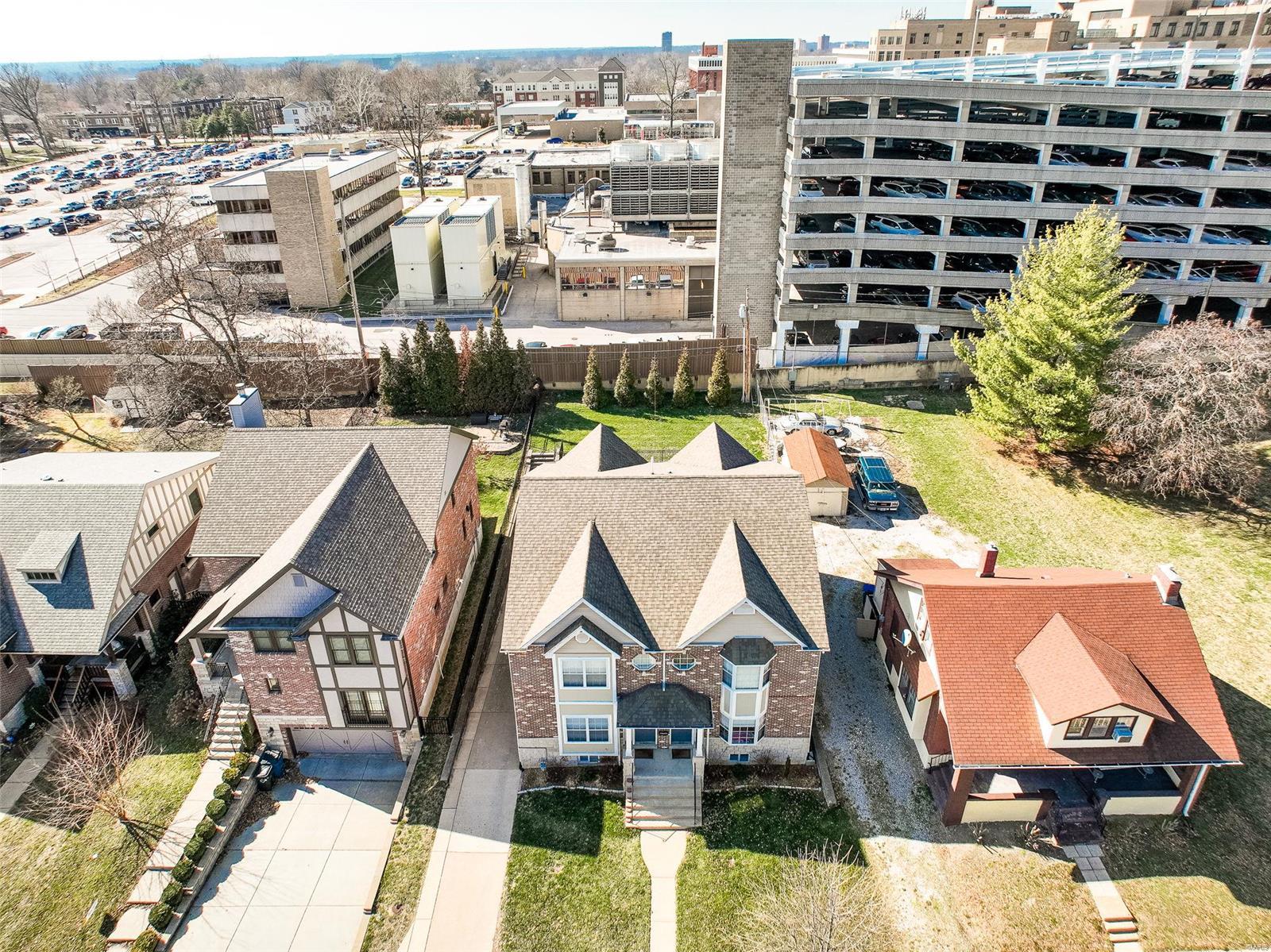 Yale Twnhs Condo - Residential Income