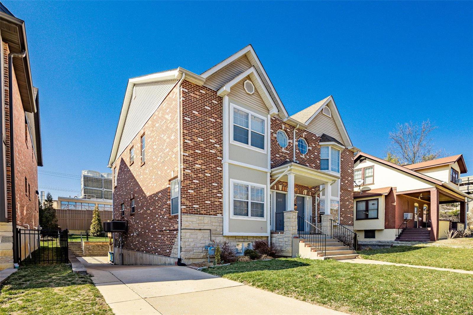 Yale Twnhs Condo - Residential Income