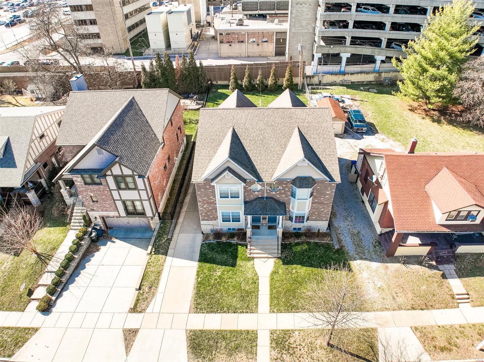 Yale Twnhs Condo - Residential Income