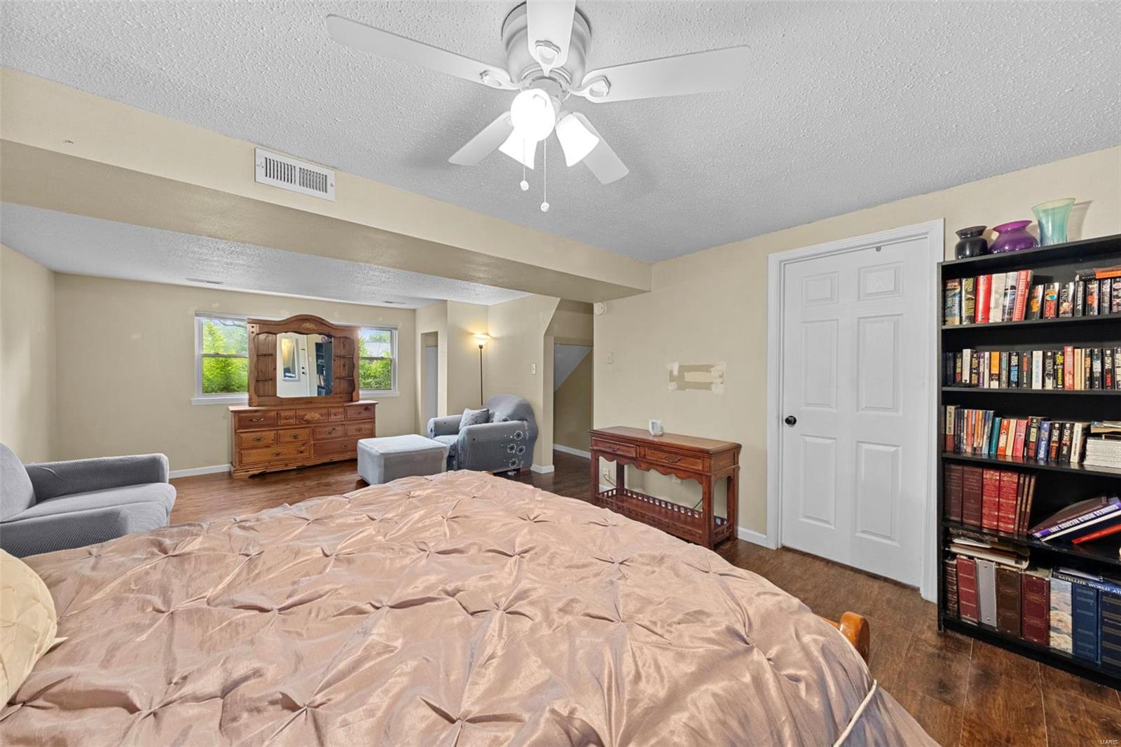 O'Fallon, Missouri 63366, United States, 4 Bedrooms Bedrooms, ,3 BathroomsBathrooms,Residential,Pending,119720