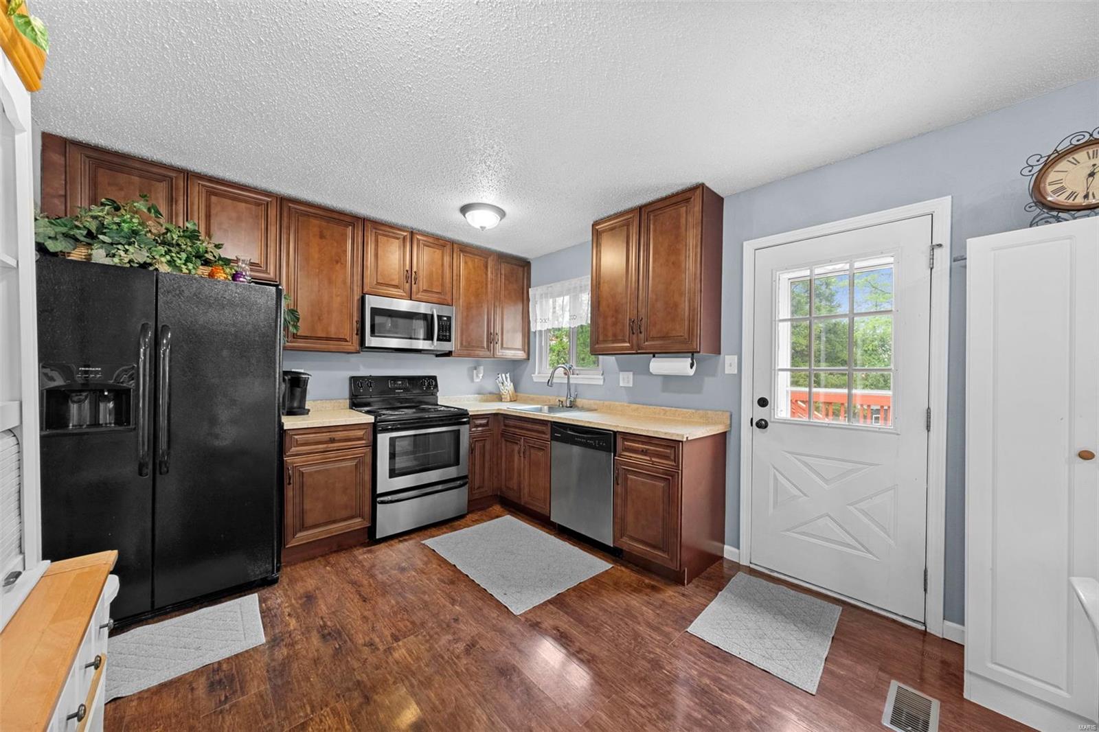 O'Fallon, Missouri 63366, United States, 4 Bedrooms Bedrooms, ,3 BathroomsBathrooms,Residential,Pending,119720