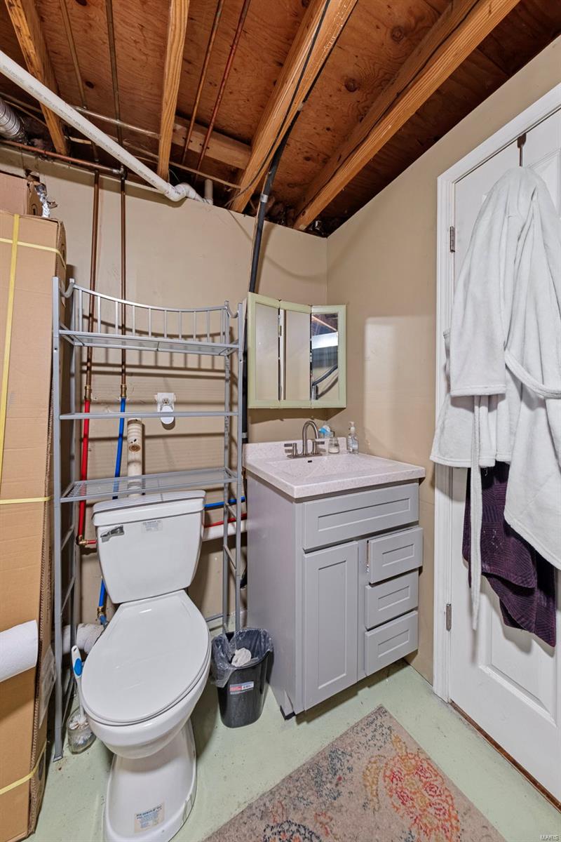 O'Fallon, Missouri 63366, United States, 4 Bedrooms Bedrooms, ,3 BathroomsBathrooms,Residential,Pending,119720