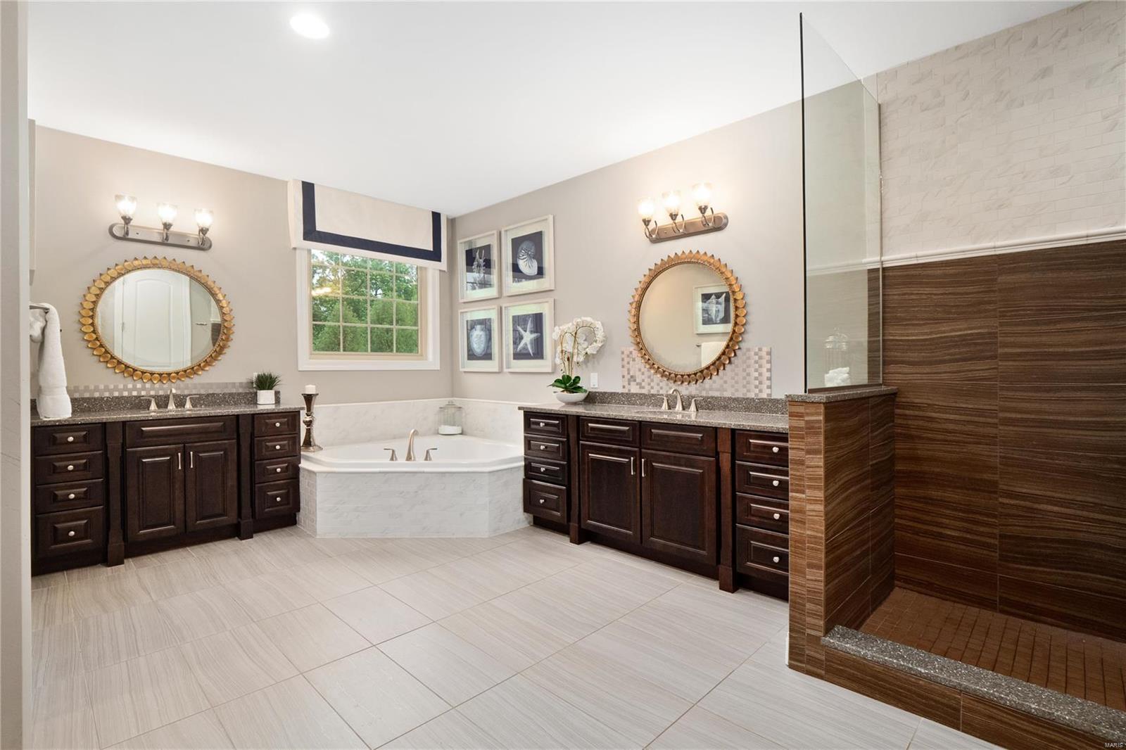 Woods Of Ladue The - Residential