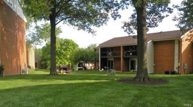 Greenbriar Condo - Residential