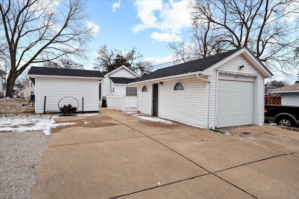 St Charles, Missouri 63301, United States, 1 Bedroom Bedrooms, ,1 BathroomBathrooms,Residential,Pending,3939