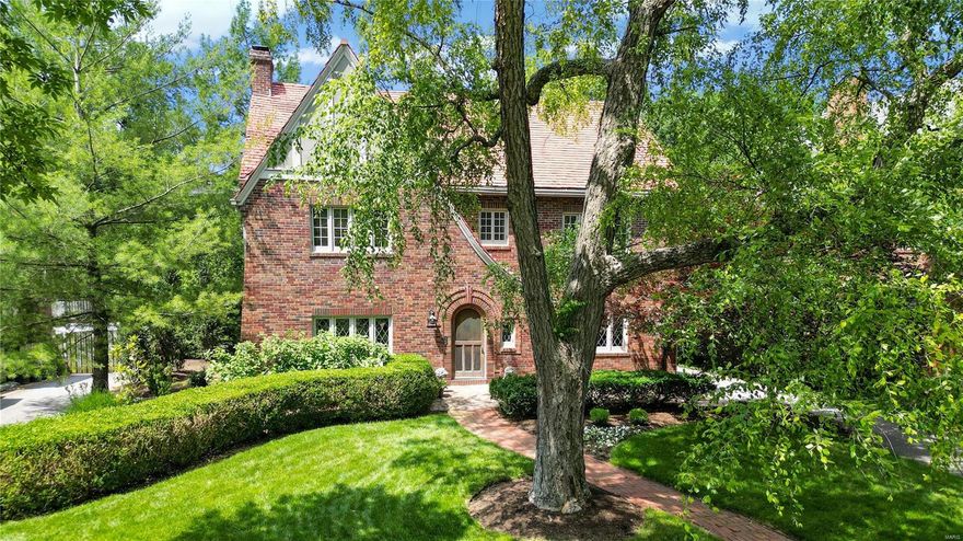 Claverach Park is what everybody is looking for: walkable to Clayton, Forest Park, award-winning schools & restaurants. The 2-story addition provides a family room, screened porch, expansive primary suite with a luxury bathroom and a new 2-car garage. Upon entry, exhale as you relax into your airy and open foyer with views of the massive living room with stunning built-ins. Newer gourmet kitchen complete with the stunning La Cornue range, a treat for both the palate and the eyes. A huge screened-in porch beckons indoor/outdoor entertainment, flowing into the dining room and great room. 2nd level with a gorgeous primary private suite, 3 more bedrooms and 2 more full baths. Don’t forget to tip the lemonade stands that pepper Claverach Park this summer, once you arrive you and your family will never want to leave. 2nd floor and LL laundry.