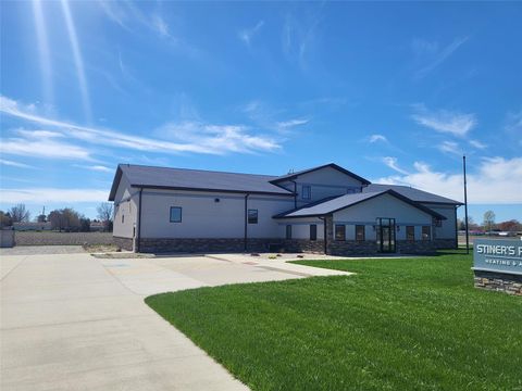 900 E Main Street Moweaqua IL 62550